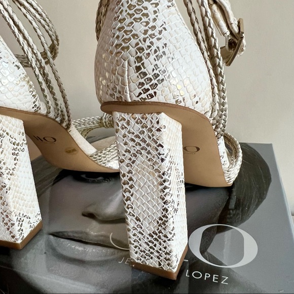 ◽️JLO Jennifer Lopez White Snake Print Heels◽️ - Picture 8 of 8